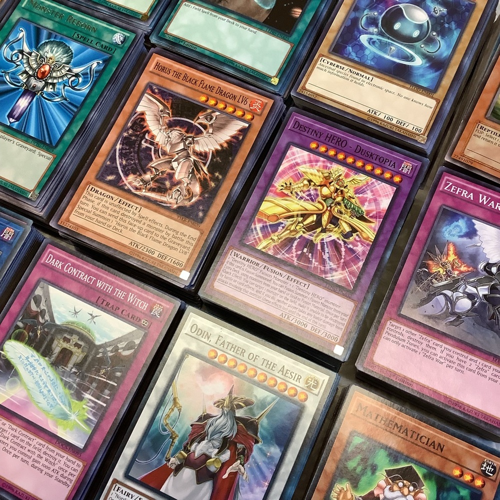 Yu-GI-Oh Trading Card Lot of 1525 w/ Holo Rare (Super, Ultra, Secret, Prismatic)